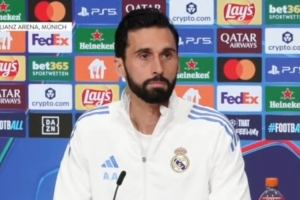 阿韦洛亚:上一场拜仁门将是全场最佳 不会把明天的胜利视为奇迹