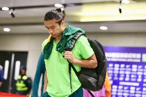 博主：国安上午11点进行适应场地训练，下午张玉宁出席赛前