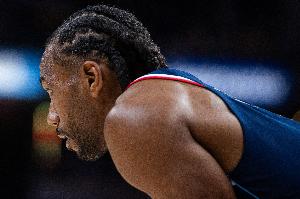 后劲不足！伦纳德遭追梦严防 全场17中8拿21分7板&下半场仅7分