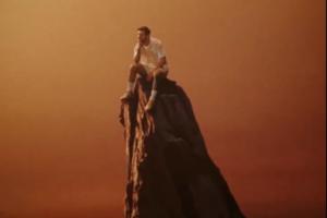 阿迪达斯最新广告:梅西一览众山小,一只山羊在身后登山