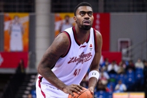 内线大杀器!达卡里·约翰逊13中9高效砍下22分11板3助3断1帽