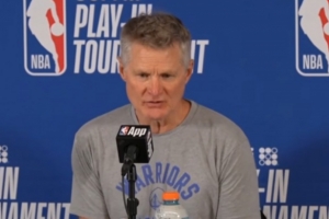 【完整版】科尔：我们做回了自己&做回了冠军 库里复出就为了竞争