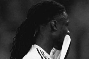 染红致出局!卡马文加:我为失误承担全部责任,向球队和球迷致歉