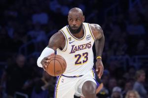 文胖：勇骑愿用中产/底薪签老詹 没球队会为其腾3500-4000万空间