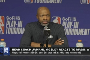 【完整版】莫斯利：今晚胜利归功于球迷 赛前用NCAA集锦激励球队