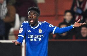 米兰达：维尼修斯很有才华，但他离内马尔、梅西、C罗还差得远