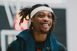 勇方方：阿隆德斯明晚落地首都机场 一切顺利可赶上收官战