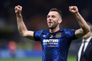 意媒：德弗里手头已经收到本菲卡和奥林匹亚科斯的报价