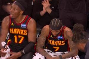 打回悬念！杰伦·约翰逊和亚历山大-沃克杰伦三分命中 老鹰11-0