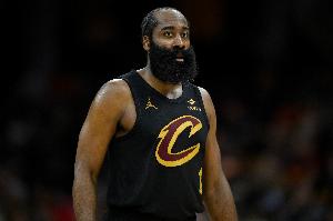 媒体人：目前看猛龙是有点吃力了 他们好像也很难阻拦骑士了